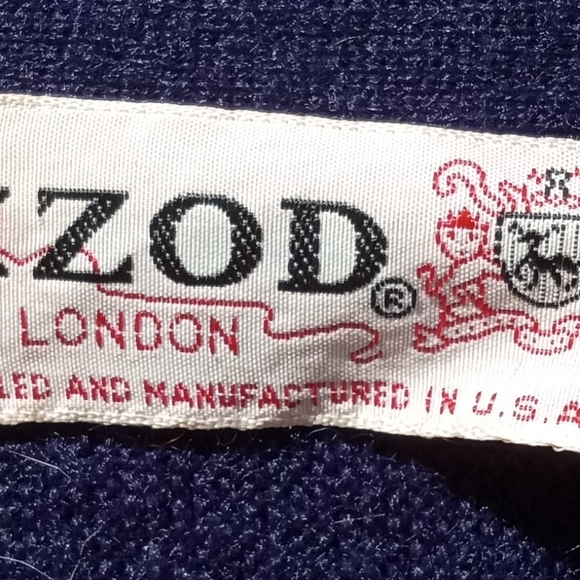 Men's Izod of London Sweater - Picture 2 of 3